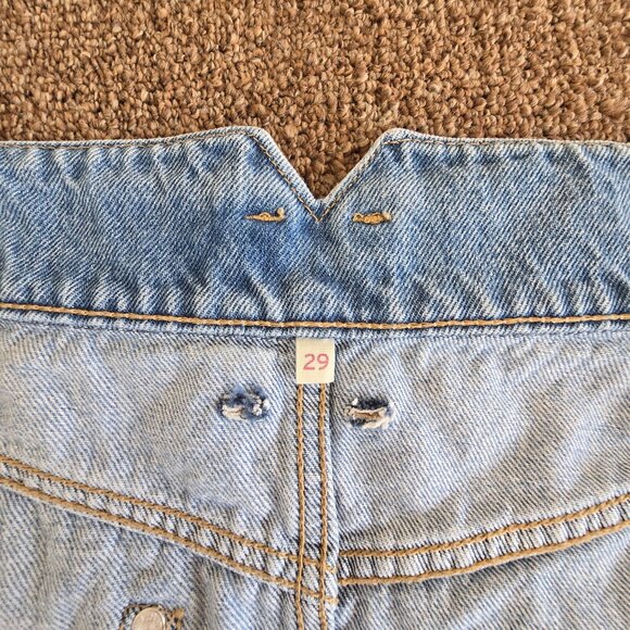 Levi Notch Skirt Light Wash Sz 29 Pre-Owned - Picture 6 of 8